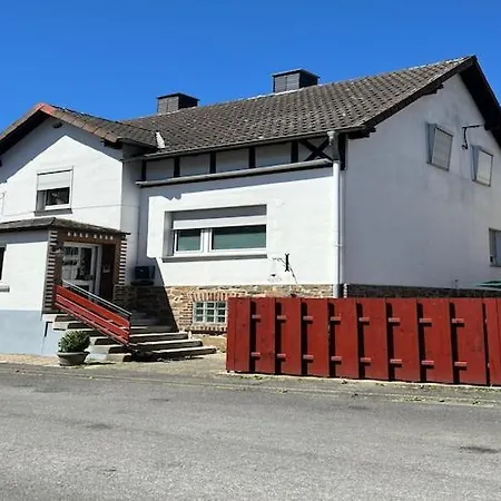 In Bontkirchen , Cleaning Included * Brilon